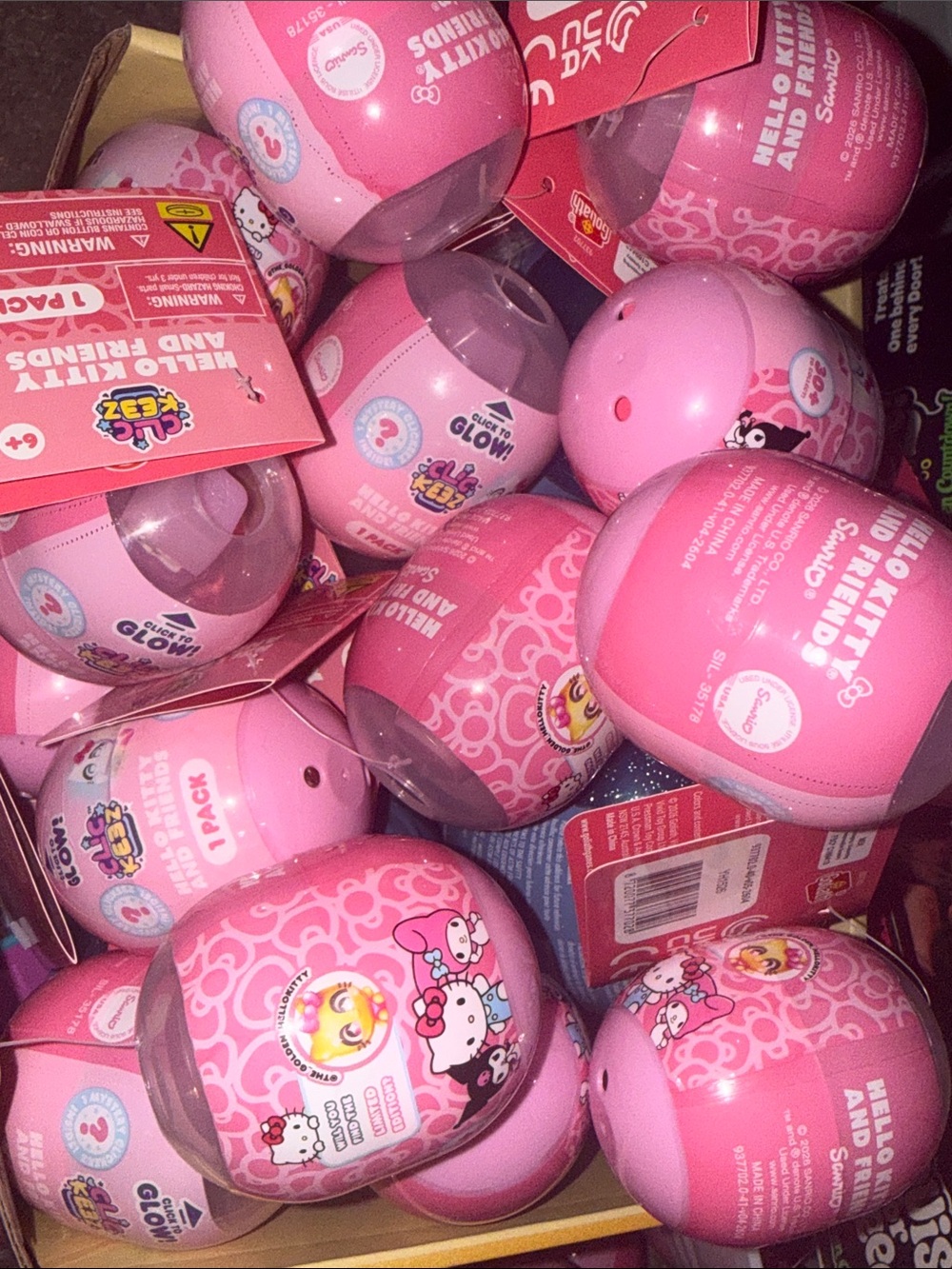 Hello Kitty light up clickeez (Single Pack)